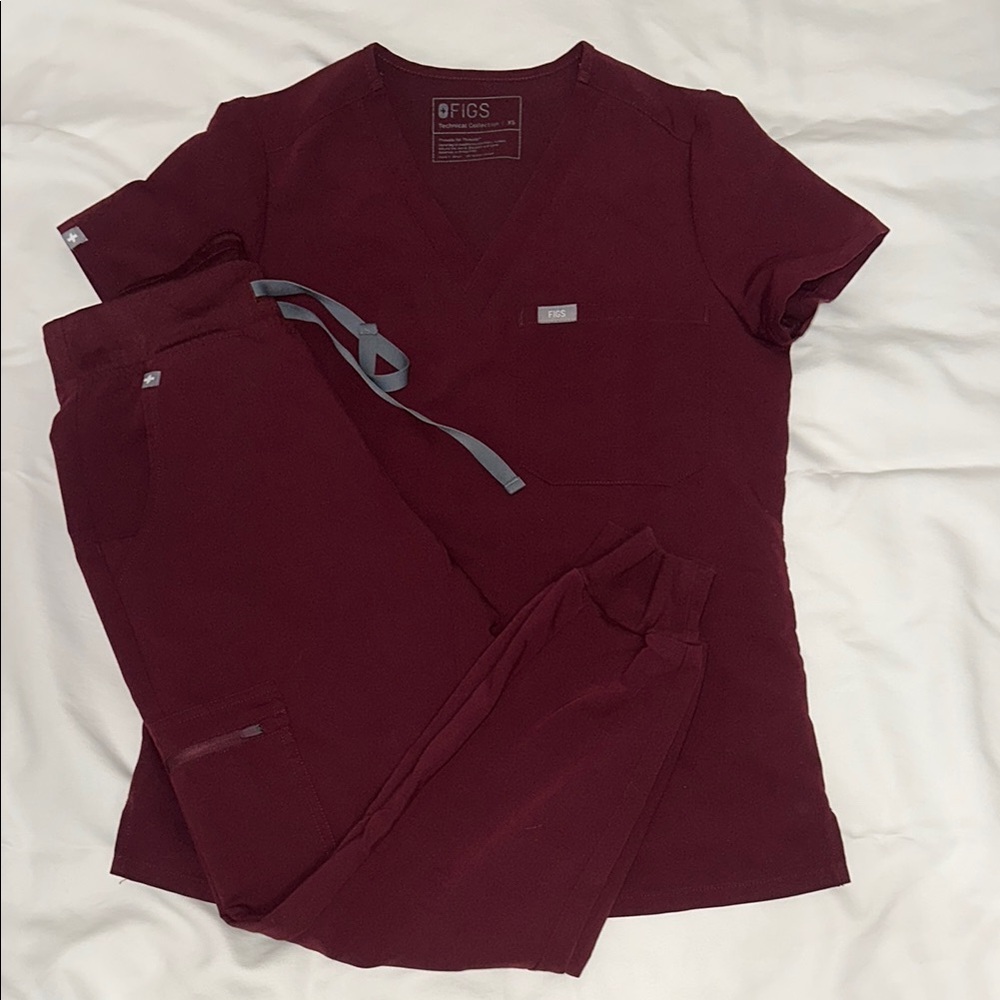 Figs Burgundy Scrub Set